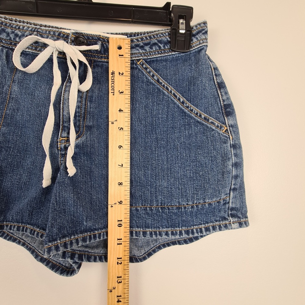 Gap Vintage Y2K Blue Denim Utility Cargo Shorts Womens 4 Drawstring Mid Rise - Picture 3 of 7